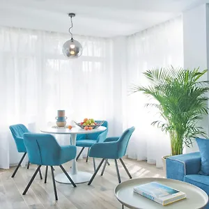 Beachfront Luxury Complex With Tropical Gardens & Pools Apartment
